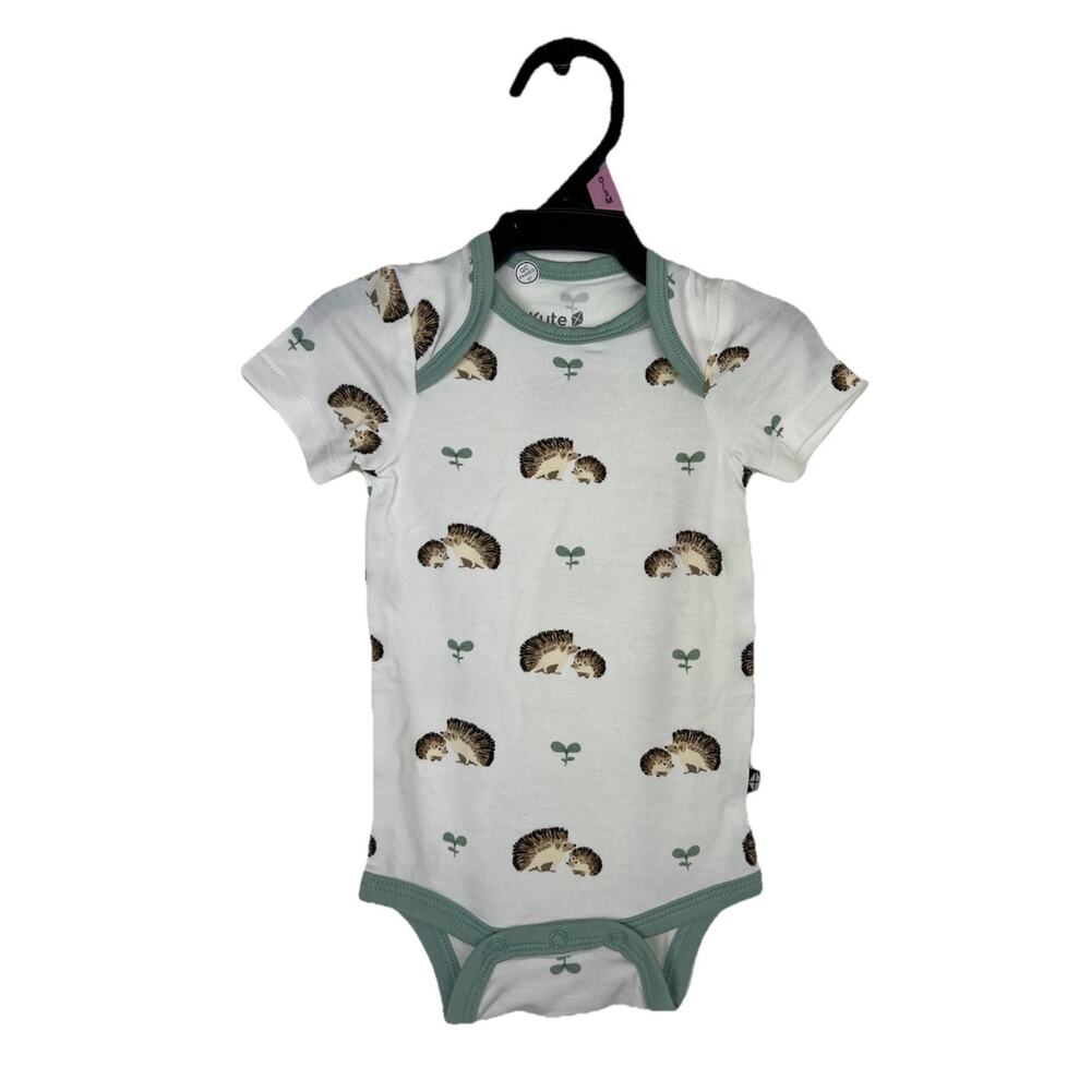 Kyte BABY Bamboo Cream Bodysuit with Brown Hedgehog Print and Sage Trim